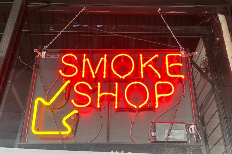 What do smoke shops sell: a comprehensive guide for consumers